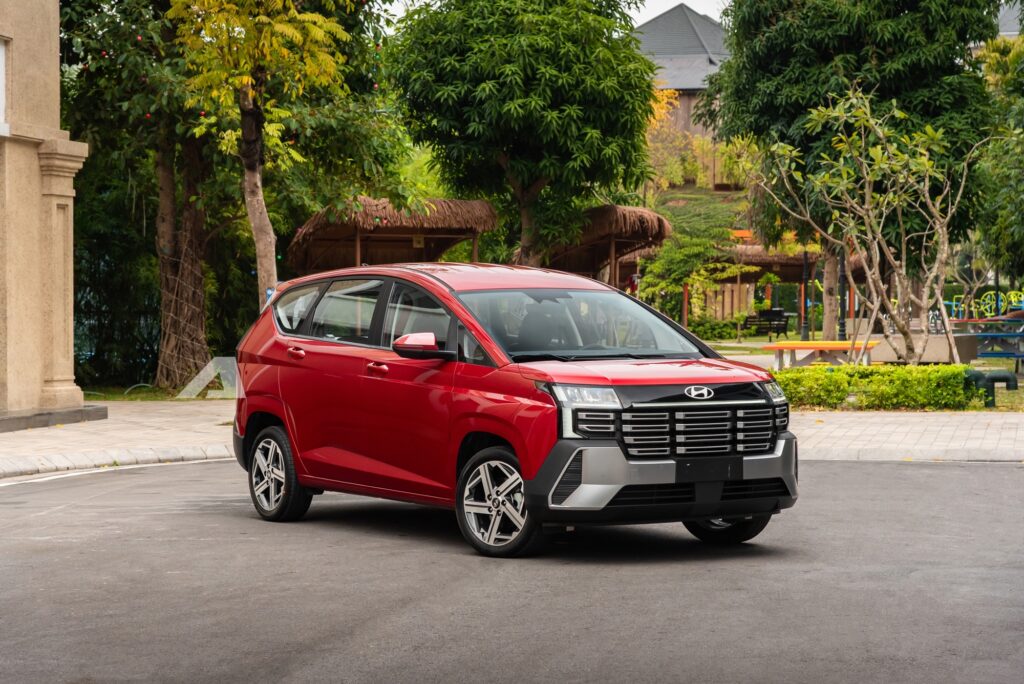 Cụm màn hình trung tâm trên táp-lô xe Hyundai Stargazer