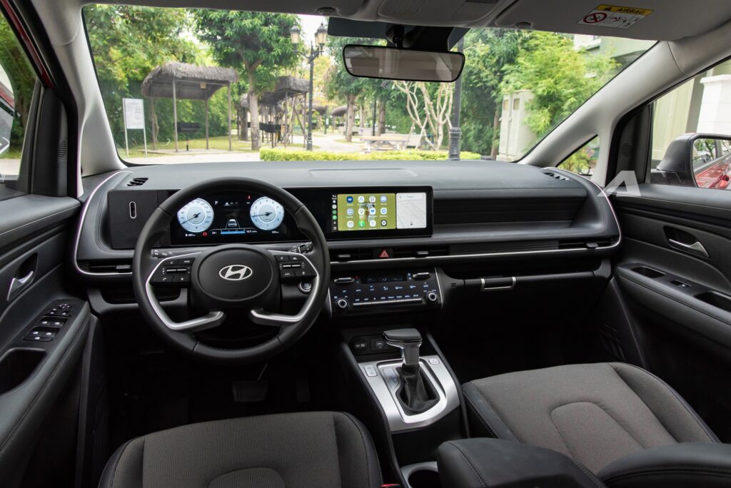Hàng ghế thứ ba của Hyundai Stargazer trong khoang cabin