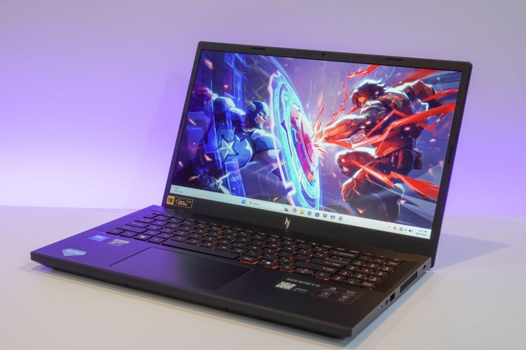 Acer Gaming Aspire 7 với thiết kế màu tối và màn hình 15,6 inch