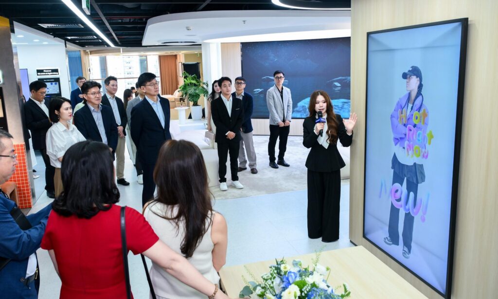 Mô hình lớp học thông minh với màn hình tương tác