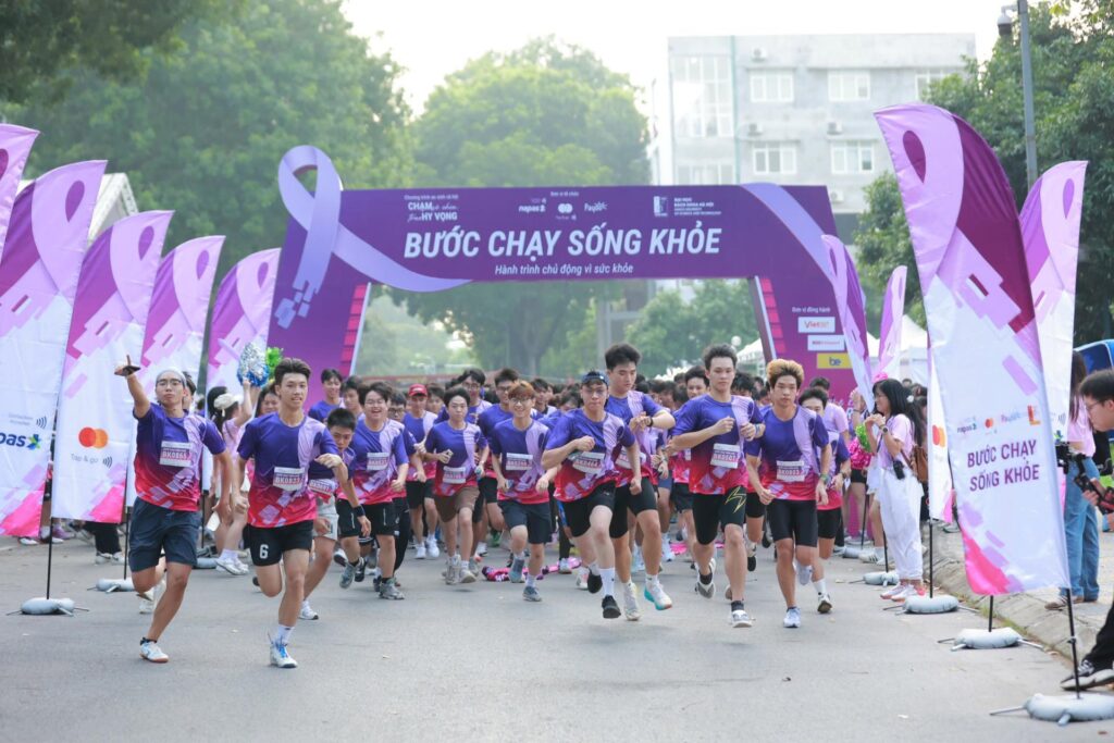 Người tham gia thực hiện giao dịch thanh toán không tiếp xúc