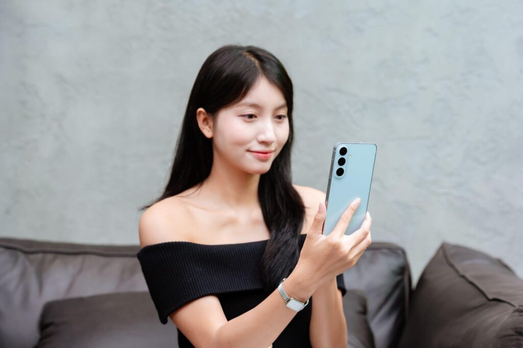 Photo Assist chỉnh sửa ảnh bằng câu lệnh văn bản