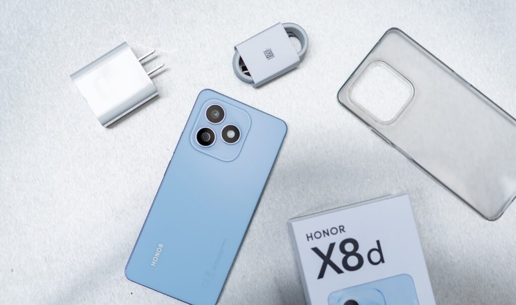 Nhóm smartphone OPPO và Xiaomi tại khu vực bán hàng