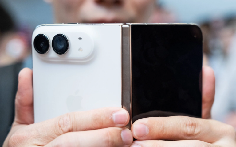 iPhone Duo được giới thiệu với thiết kế màn hình gập