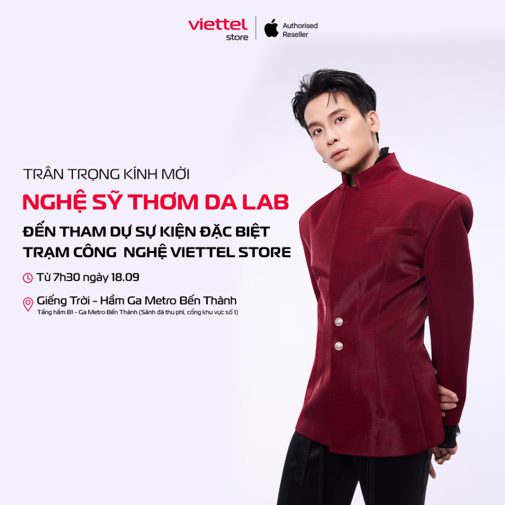 Nghệ sĩ Thơm biểu diễn trong sự kiện mở bán iPhone tại TP.HCM