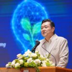 Juhern Kim, Trưởng đại diện GGGI tại Việt Nam, trong một buổi làm việc