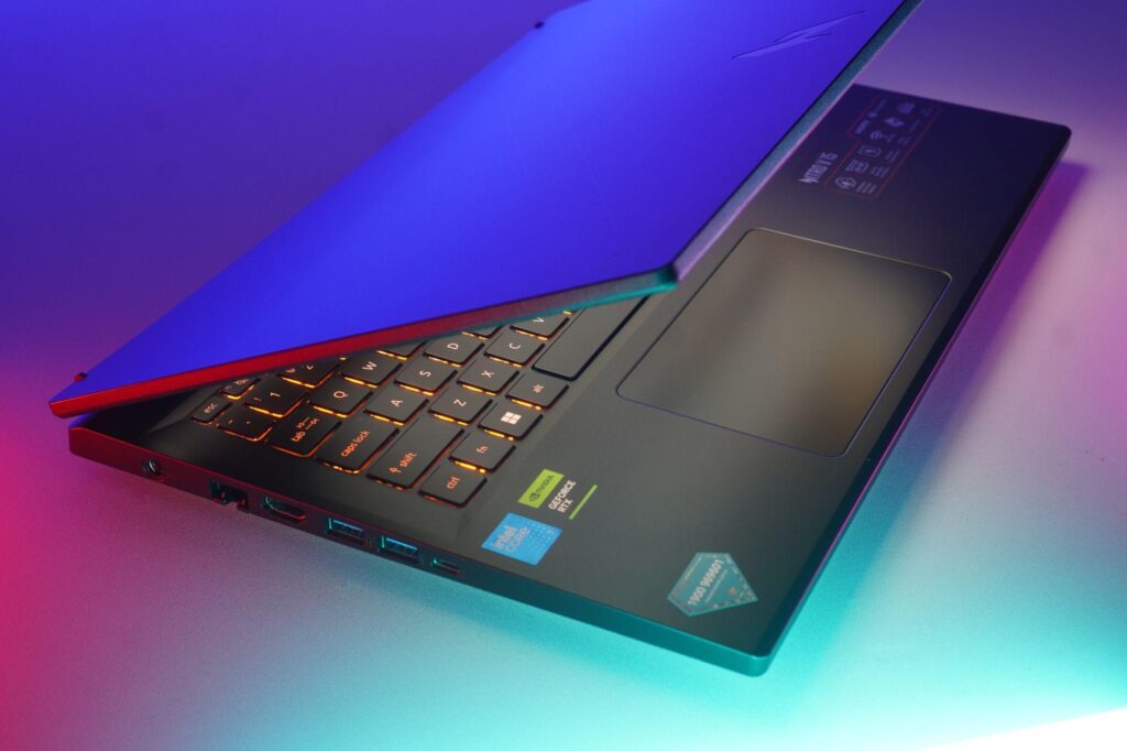 Laptop gaming Acer Nitro ProPanel trong không gian sử dụng hiện đại