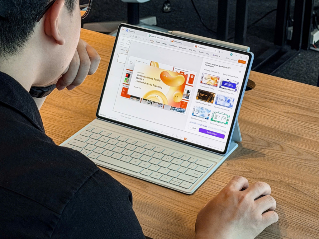 Bút HUAWEI M-Pencil Pro được sử dụng để ghi chú trên máy tính bảng