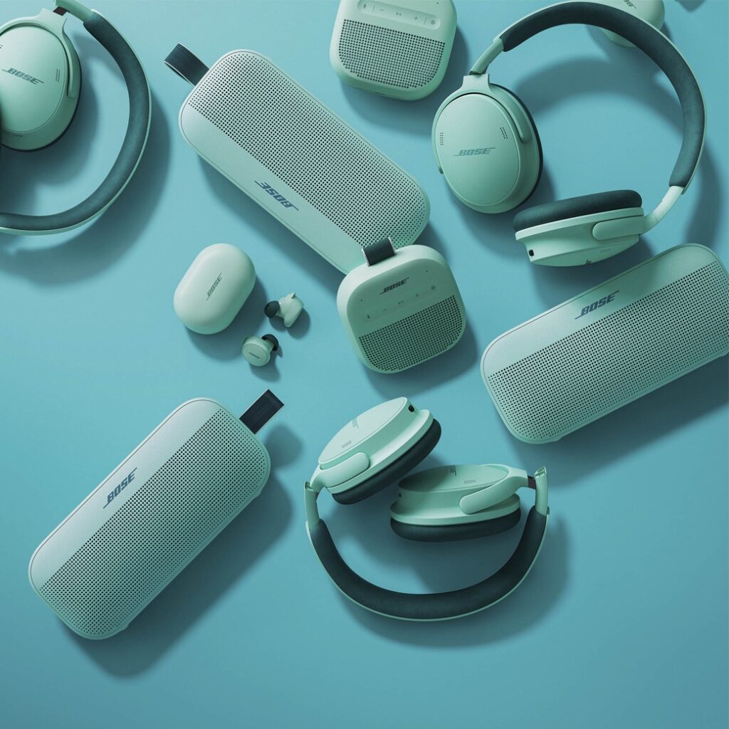 Tai nghe và loa Bose thuộc bộ sưu tập Tím Gỗ Hồng
