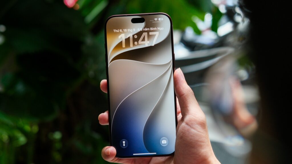 iPhone 18 Pro Max hiển thị màn hình sau một ngày sử dụng