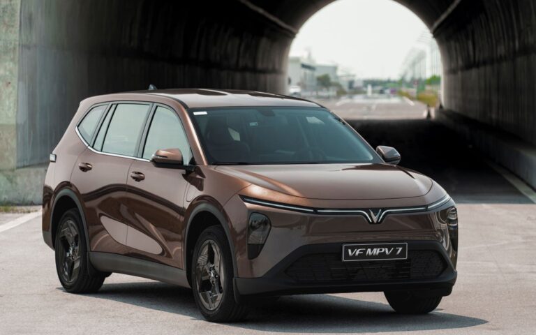 VinFast VF MPV 7 trong không gian trưng bày