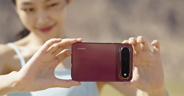 Cạnh bên mỏng của điện thoại Huawei Pura X View