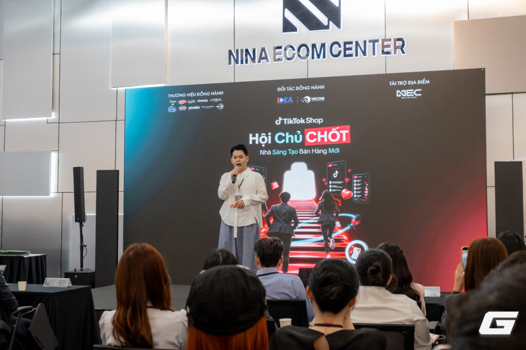 Nhà sáng tạo nội dung tham gia hoạt động giao lưu về bán hàng trực tuyến