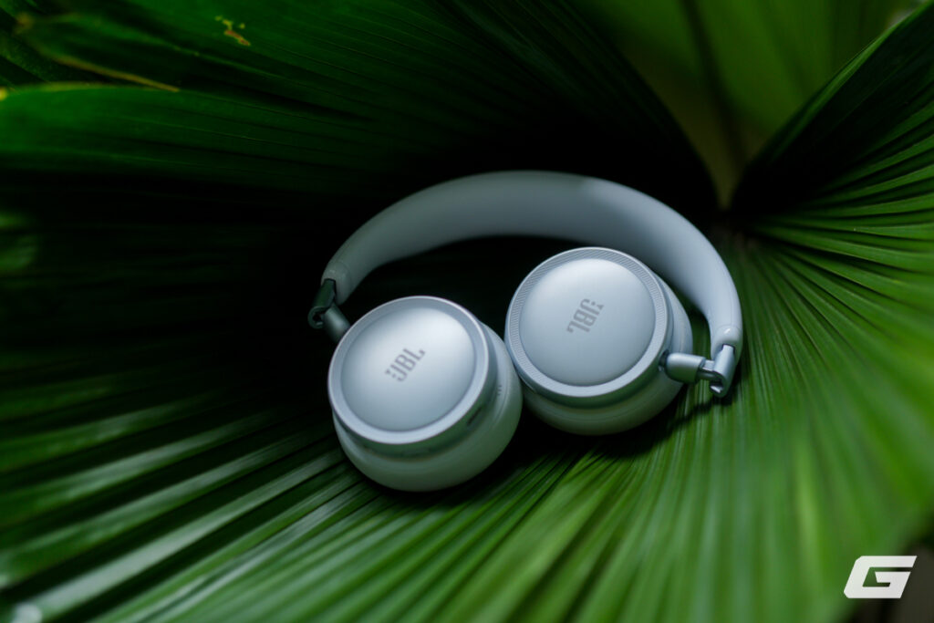 Giao diện ứng dụng JBL Headphones với các tùy chọn điều chỉnh âm thanh