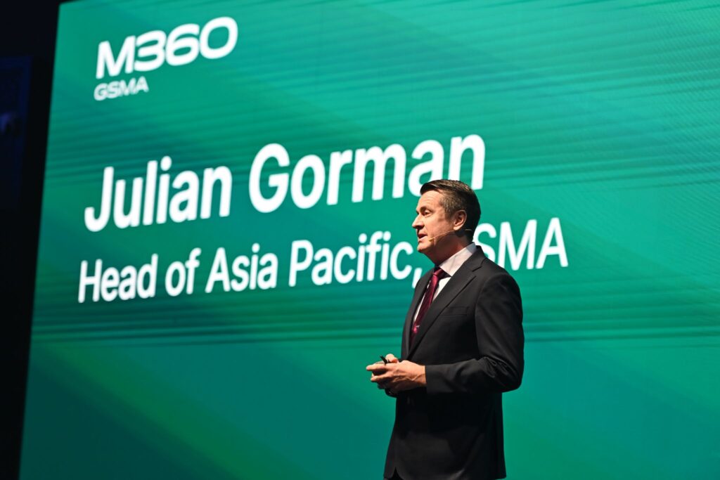Khung cảnh sự kiện M360 ASEAN với đại diện các tổ chức công nghệ và chính phủ