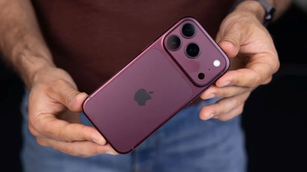 Minh họa sự cố iPhone 18 Pro Max bị treo và tự khởi động lại