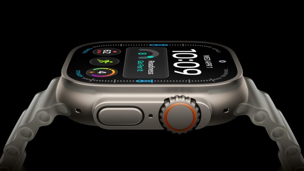 Apple Watch Ultra 4 được đeo khi thực hiện hoạt động thể thao ngoài trời