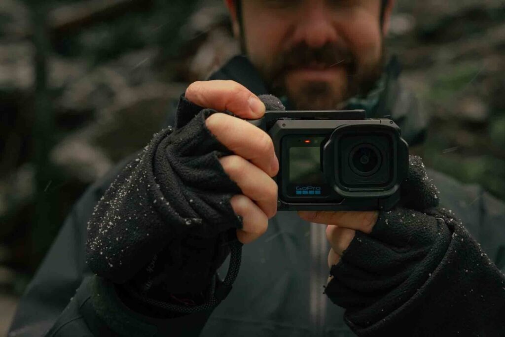 Hình ảnh minh họa thương vụ sáp nhập giữa GoPro và Starman Optical
