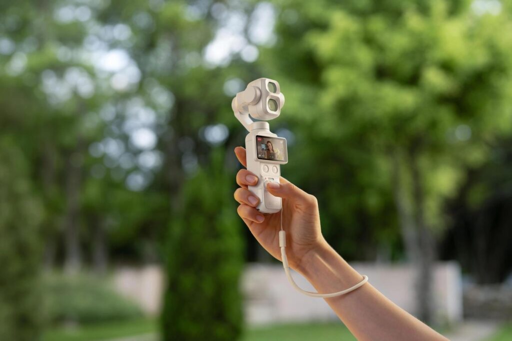 Bộ phụ kiện tiêu chuẩn đi kèm DJI Osmo Pocket 4P