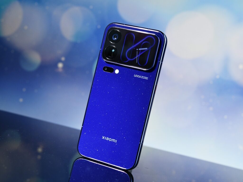 Khung viền kim loại đánh bóng của Xiaomi 18 Pro Max