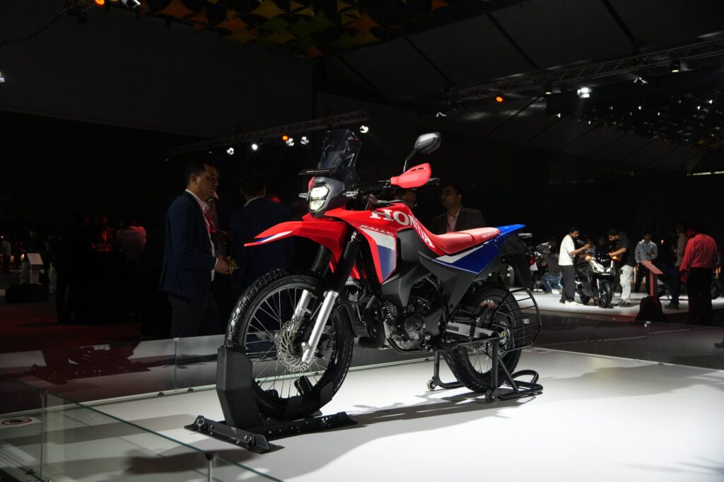 Cụm phanh ABS và trang bị điều khiển trên Honda XR300