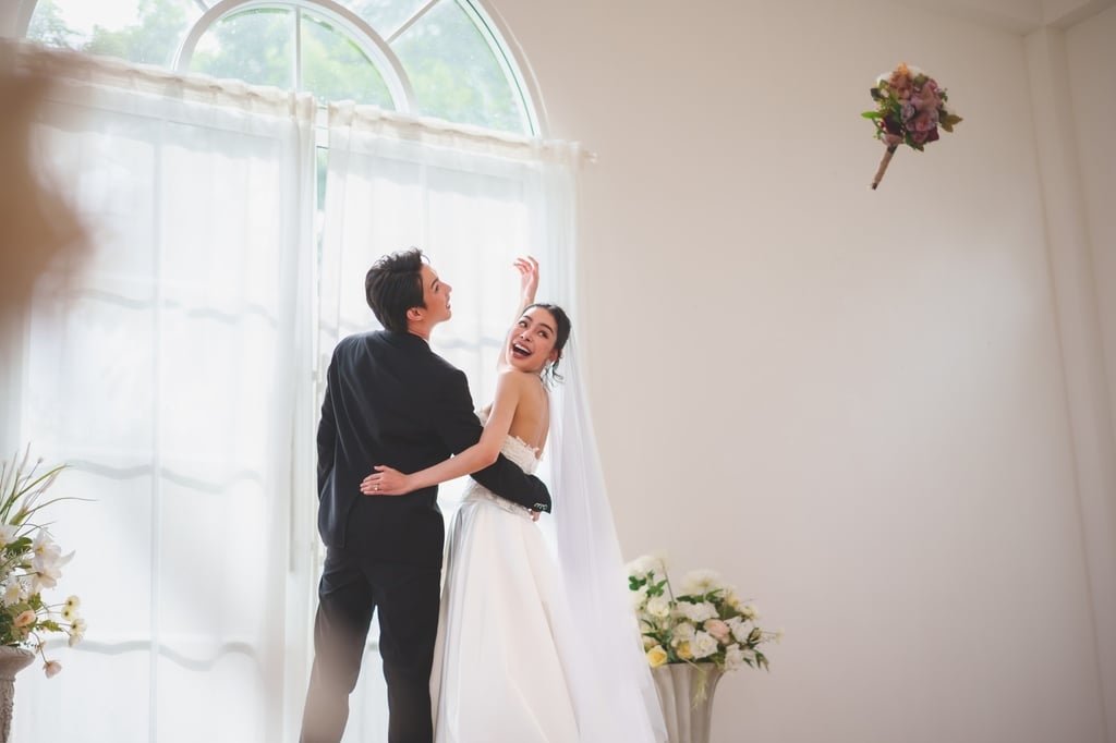 Bàn đăng ký kết hôn được bố trí tại một địa điểm công cộng