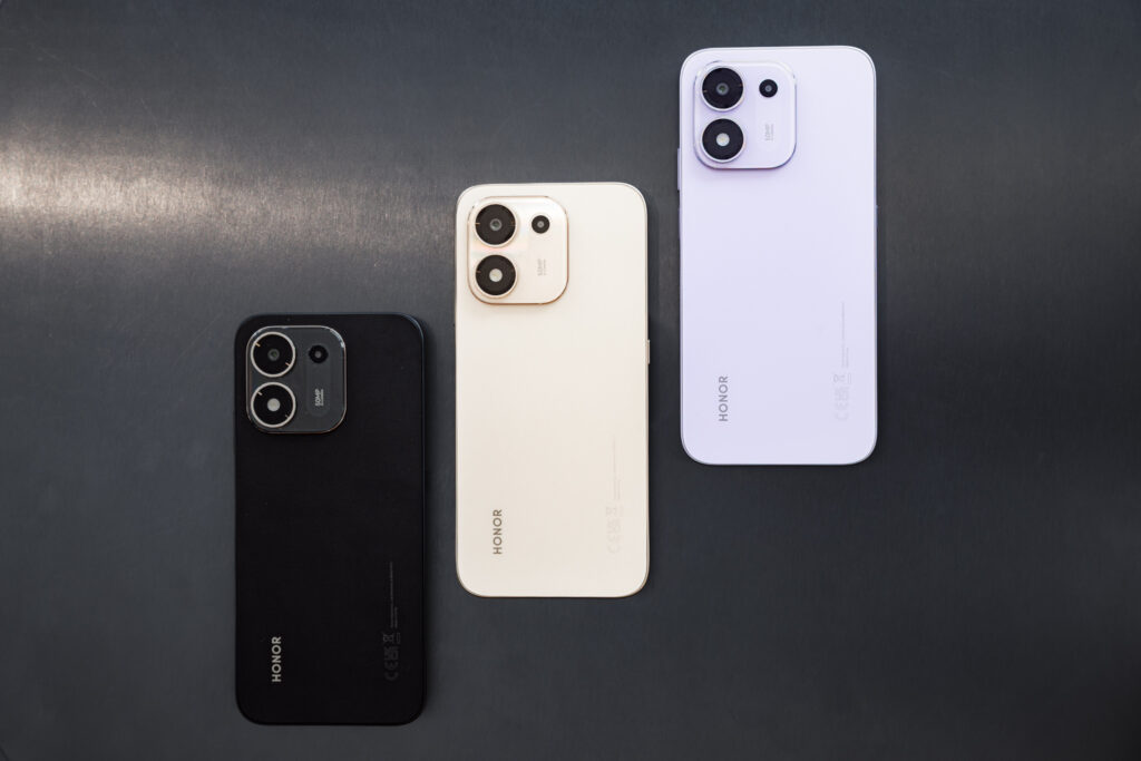 Điện thoại HONOR 600S trong bài kiểm tra chống rơi