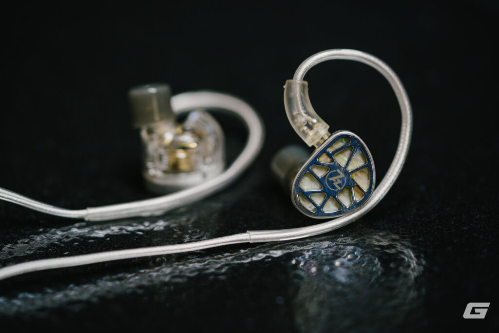 Dây tai nghe dẹt bện từ nhiều sợi đồng mạ bạc của 7Hz Sonus II