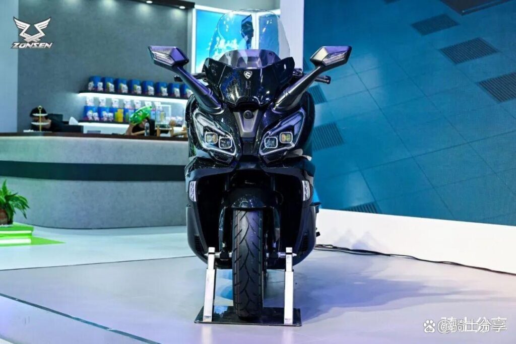Bình xăng dung tích lớn của Cyclone RT450
