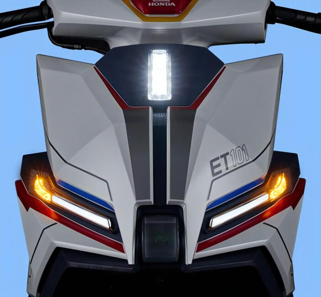 Động cơ và phần thân xe tay ga Honda NS125FX