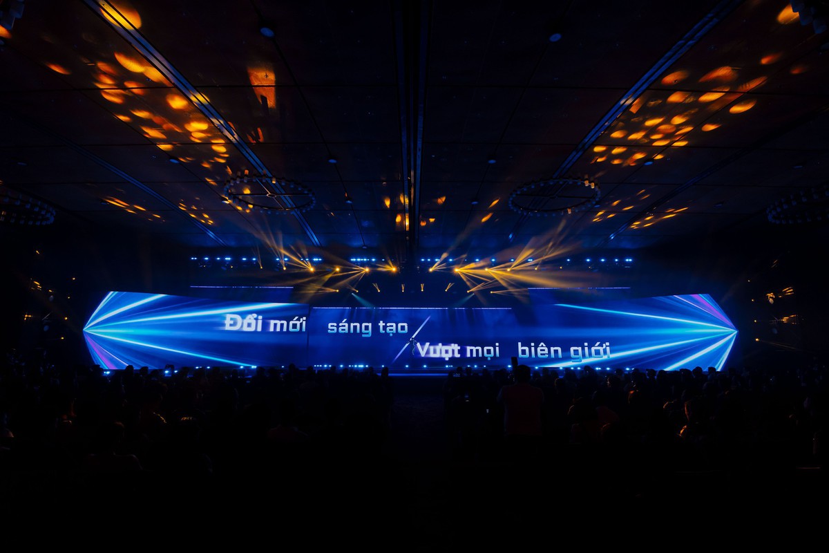Toàn cảnh sân khấu Gala Better Choice Awards 2026 tại Hà Nội