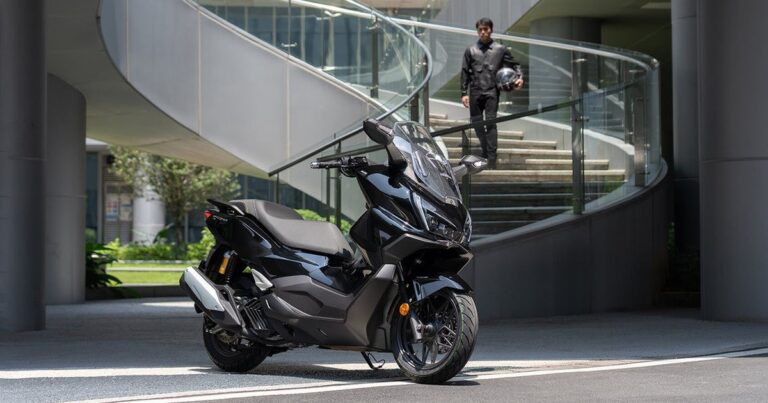 Honda NWZ150 nhìn từ bên hông với thiết kế xe tay ga hiện đại