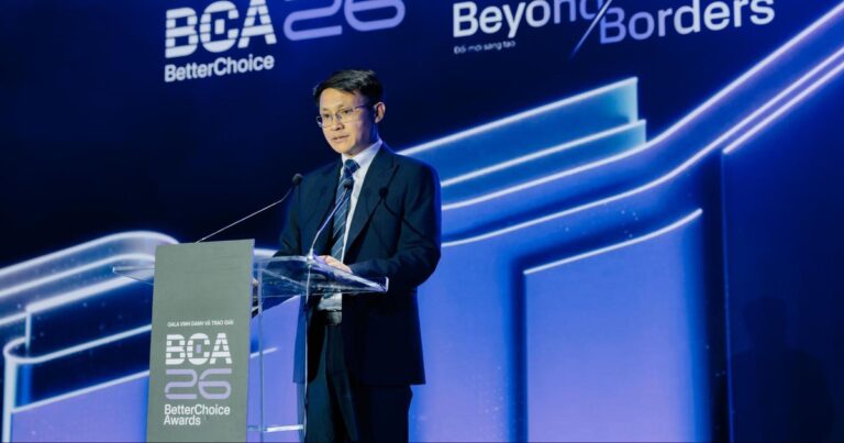 Tiến sĩ Võ Xuân Hoài phát biểu tại gala Better Choice Awards 2026