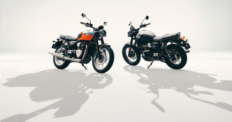 Triumph Bonneville T40 với thiết kế roadster cổ điển