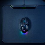 Razer Basilisk V4 Pro với thiết kế công thái học dành cho tay phải