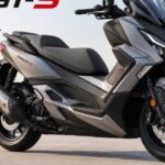 Mẫu maxi-scooter ARIIC 318GT-S trong hình ảnh giới thiệu