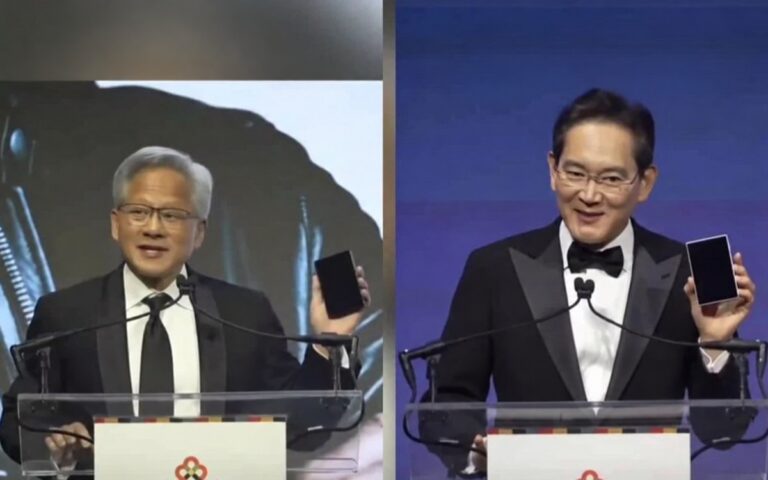 Jensen Huang và Jay Y. Lee xuất hiện cùng Galaxy Z Fold8 trên sân khấu