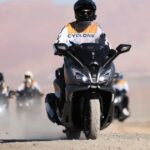 Cyclone RT450 màu tối nhìn từ bên hông
