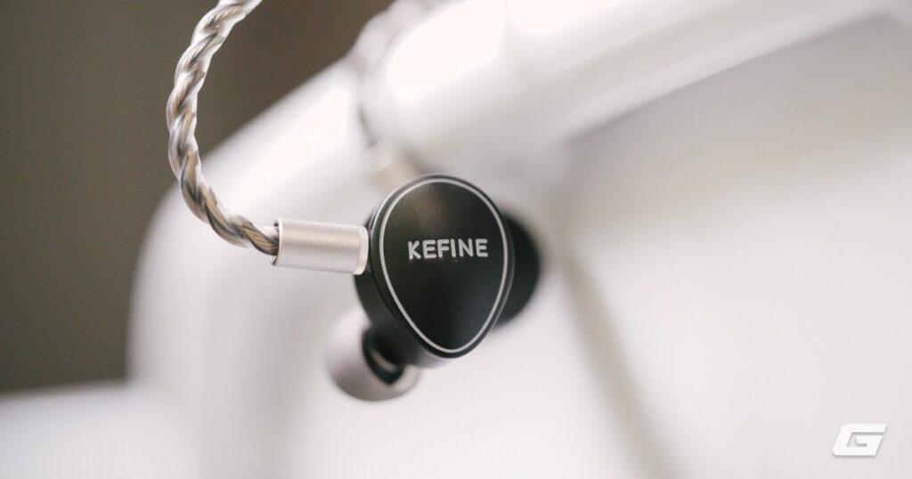 Hộp đựng Kefine Quatio với hình ảnh sản phẩm và thông tin cấu hình