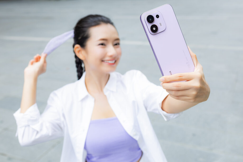 Mặt lưng và cụm camera của HONOR 600S