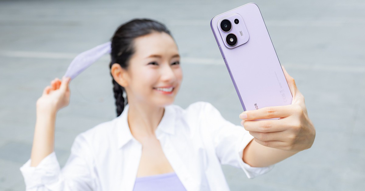 Điện thoại HONOR 600S trong ảnh giới thiệu sản phẩm
