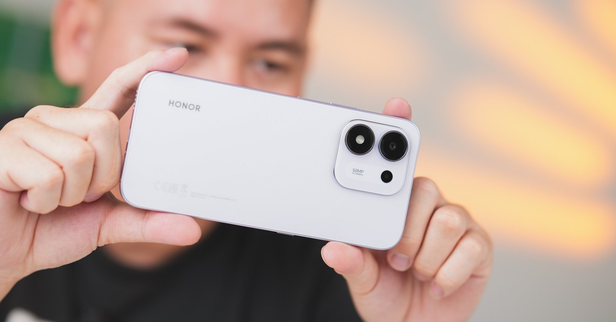 Ba phiên bản màu sắc của điện thoại HONOR 600S