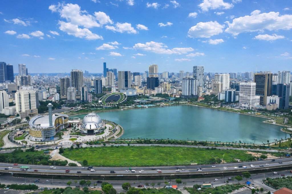 Khu dân cư Hà Nội với các tòa nhà và hạ tầng giao thông