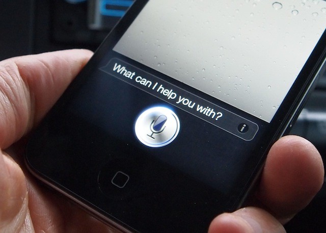 iPhone 4S trưng bày với các lựa chọn bộ nhớ khác nhau