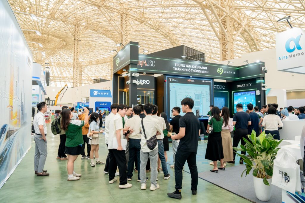 Hoạt động trải nghiệm và trao đổi giải pháp tại Smart City Asia 2026