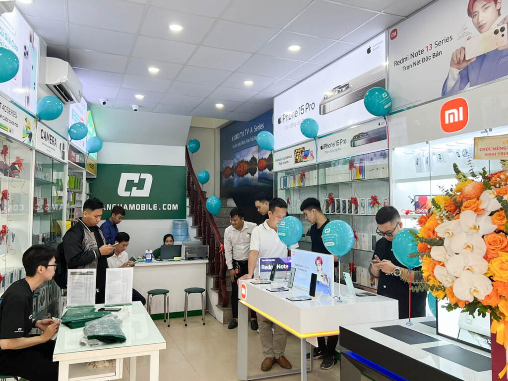 Mặt lưng Xiaomi 17 Ultra với thiết kế cụm camera nổi bật