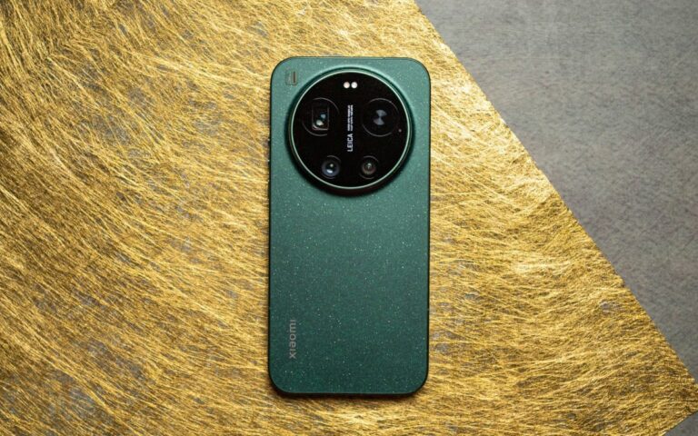 Xiaomi 17 Ultra với cụm camera Leica lớn ở mặt lưng