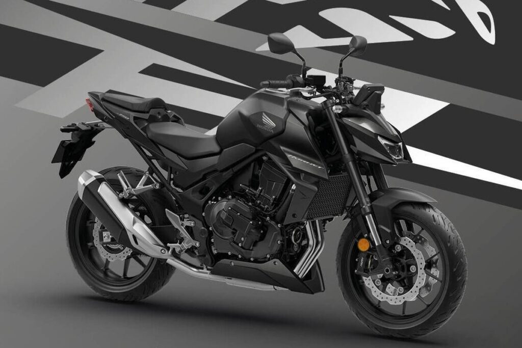 Khu vực động cơ hai xi-lanh 755cc của Honda CB750 Hornet